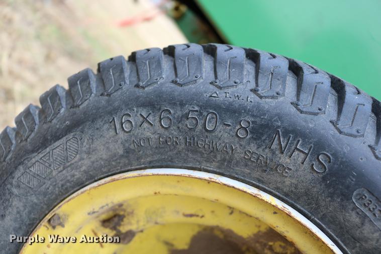 image for item DC3743 1990 John Deere 535 round baler