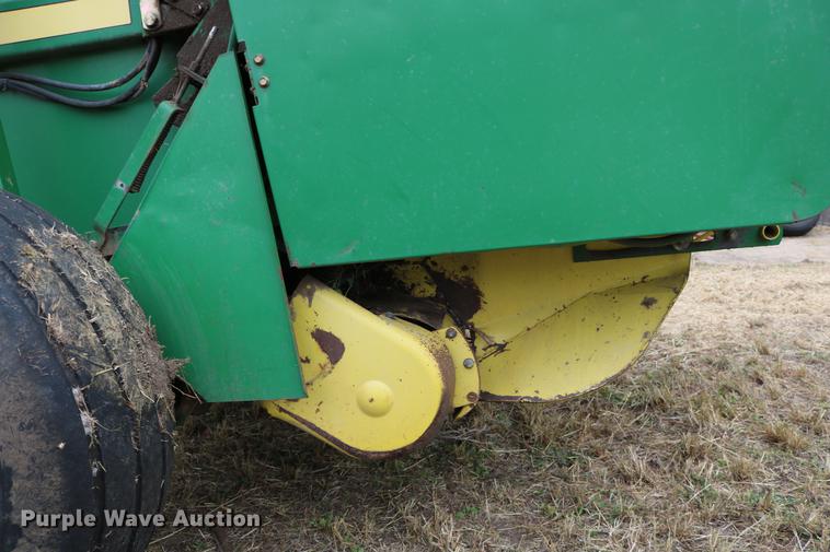 image for item DC3743 1990 John Deere 535 round baler