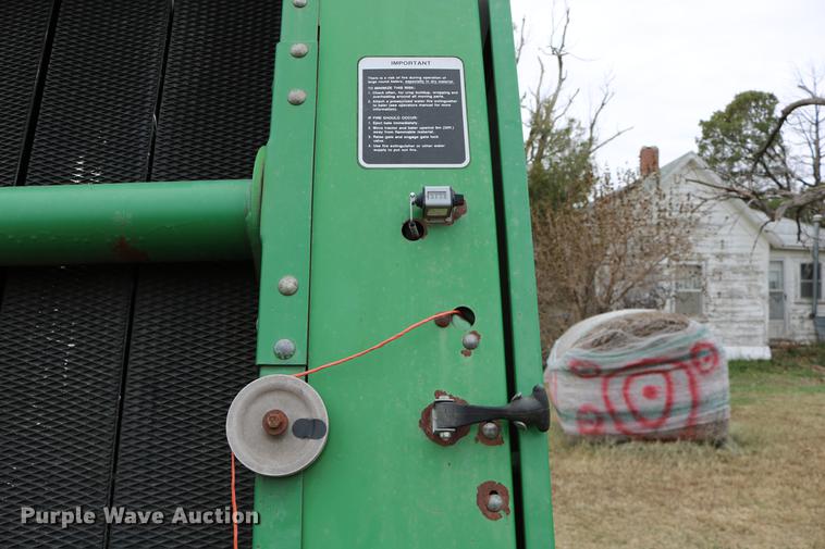 image for item DC3743 1990 John Deere 535 round baler