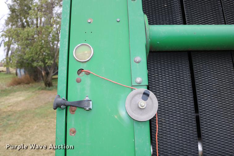 image for item DC3743 1990 John Deere 535 round baler