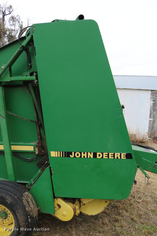 image for item DC3743 1990 John Deere 535 round baler
