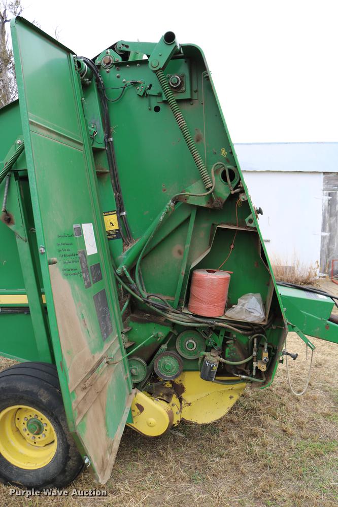 image for item DC3743 1990 John Deere 535 round baler