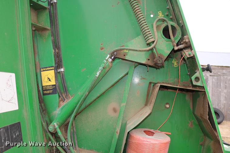 image for item DC3743 1990 John Deere 535 round baler