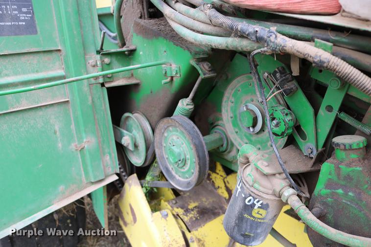 image for item DC3743 1990 John Deere 535 round baler