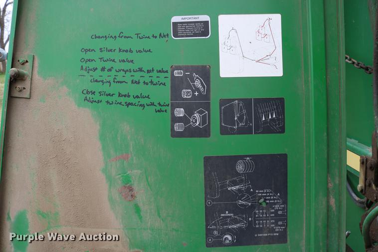 image for item DC3743 1990 John Deere 535 round baler