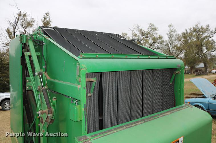 image for item DC3743 1990 John Deere 535 round baler