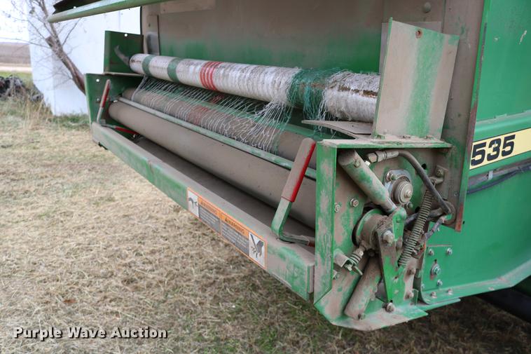 image for item DC3743 1990 John Deere 535 round baler