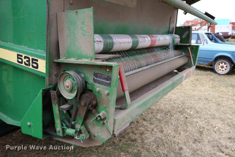 image for item DC3743 1990 John Deere 535 round baler