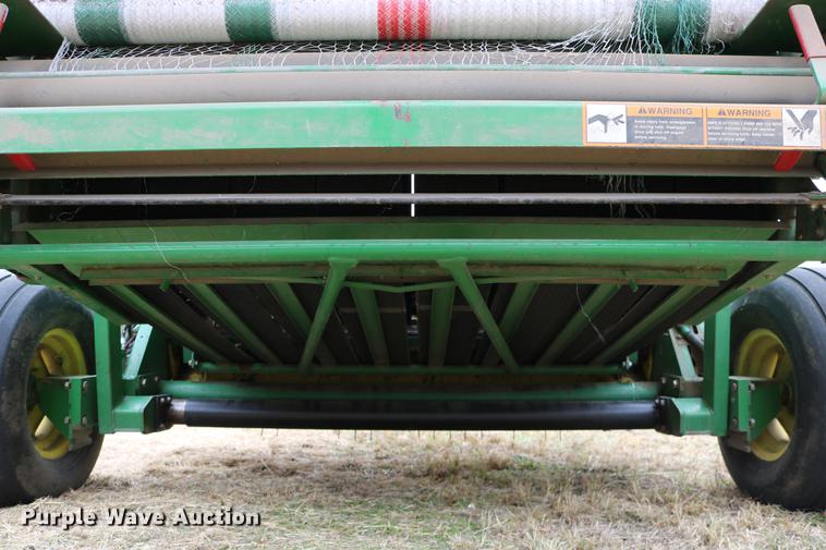 image for item DC3743 1990 John Deere 535 round baler