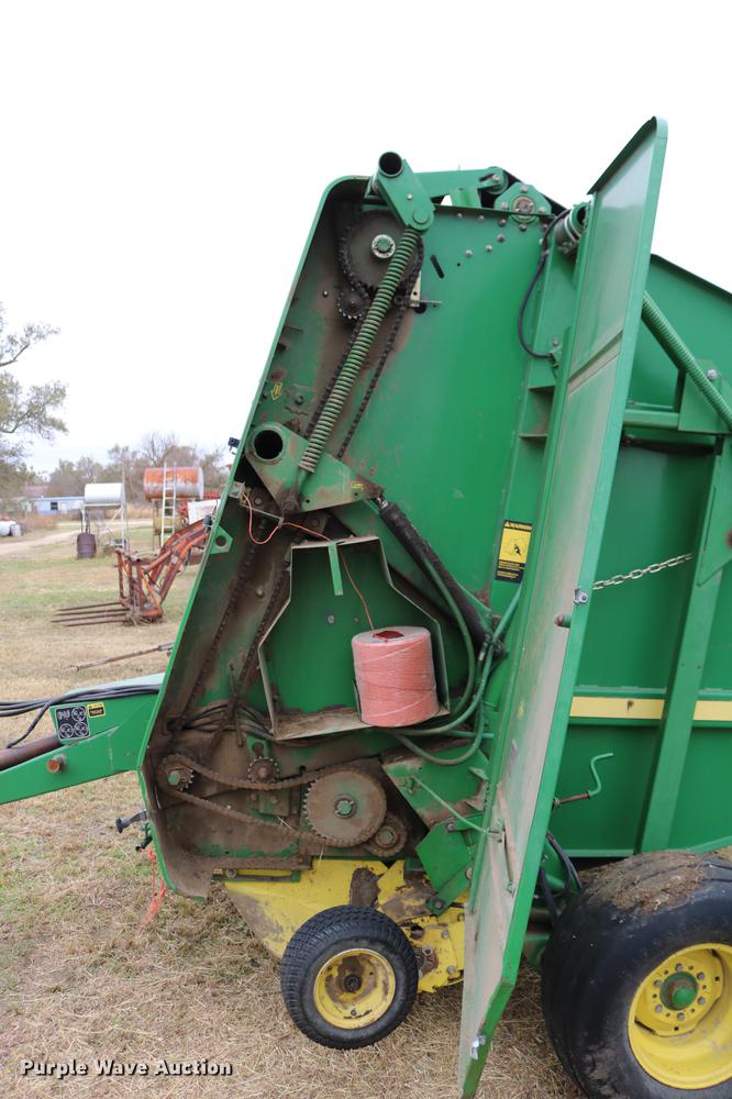 image for item DC3743 1990 John Deere 535 round baler
