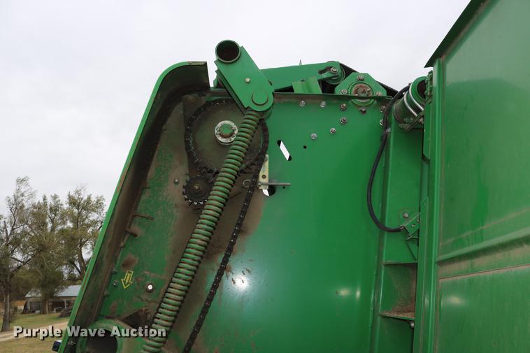 image for item DC3743 1990 John Deere 535 round baler