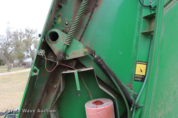image for item DC3743 1990 John Deere 535 round baler