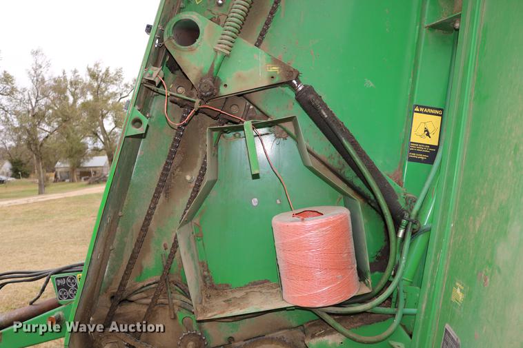 image for item DC3743 1990 John Deere 535 round baler