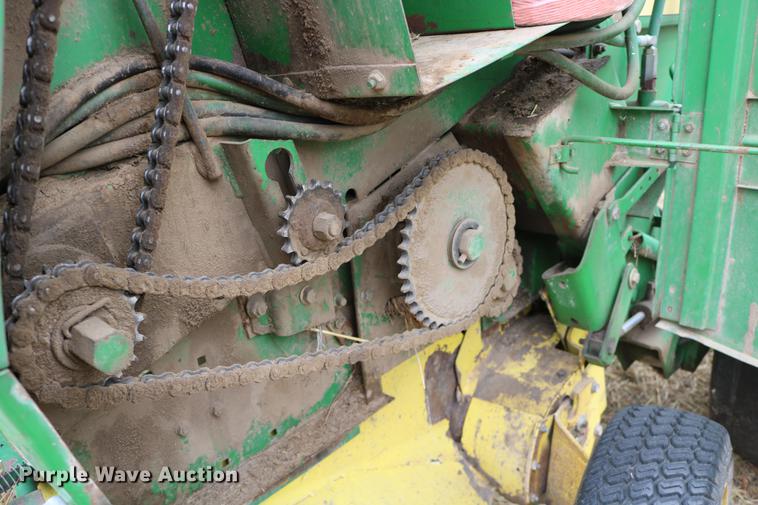 image for item DC3743 1990 John Deere 535 round baler