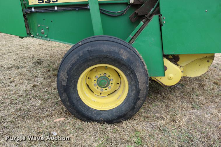 image for item DC3743 1990 John Deere 535 round baler