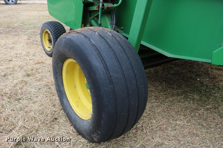 image for item DC3743 1990 John Deere 535 round baler