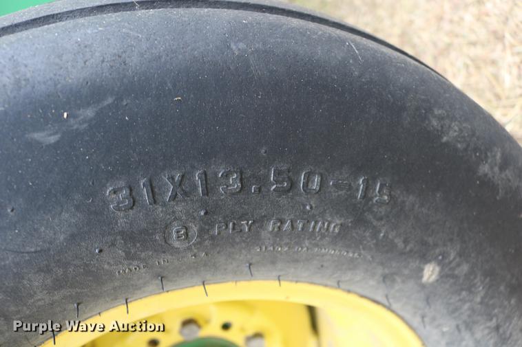 image for item DC3743 1990 John Deere 535 round baler