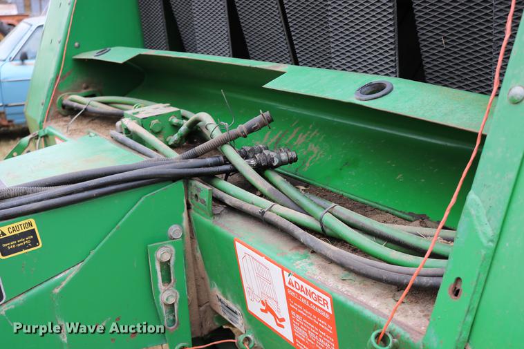 image for item DC3743 1990 John Deere 535 round baler
