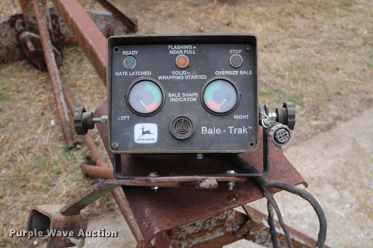 image for item DC3743 1990 John Deere 535 round baler