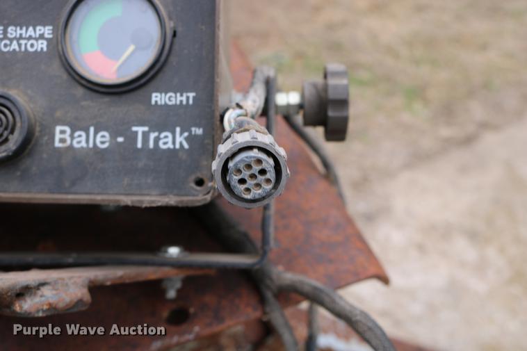 image for item DC3743 1990 John Deere 535 round baler