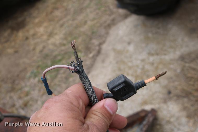 image for item DC3743 1990 John Deere 535 round baler