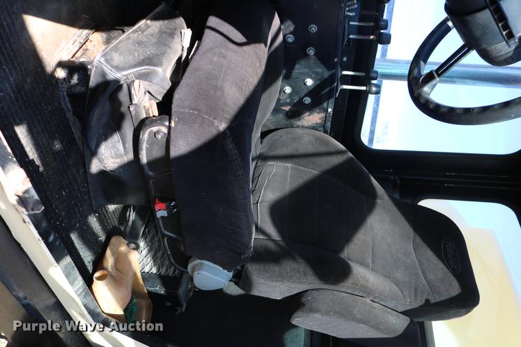 image for item DC3745 1995 Modern-flow MFI self-propelled applicator