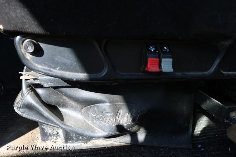 image for item DC3745 1995 Modern-flow MFI self-propelled applicator