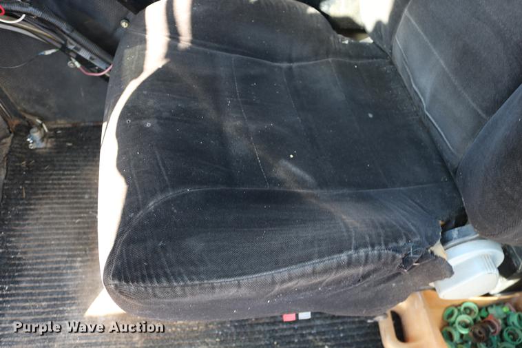 image for item DC3745 1995 Modern-flow MFI self-propelled applicator