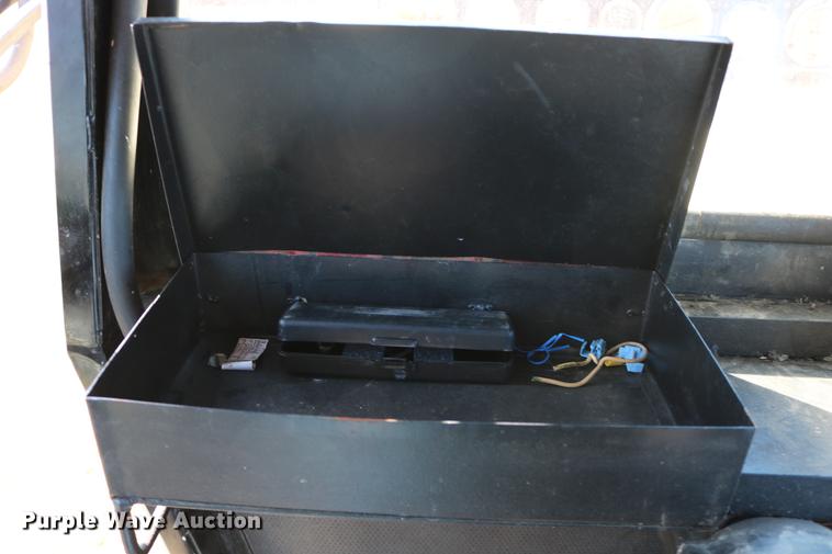 image for item DC3745 1995 Modern-flow MFI self-propelled applicator