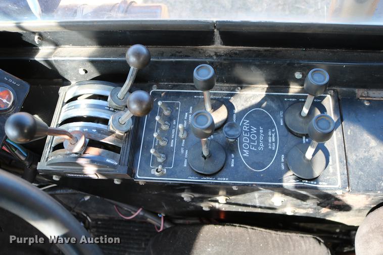 image for item DC3745 1995 Modern-flow MFI self-propelled applicator