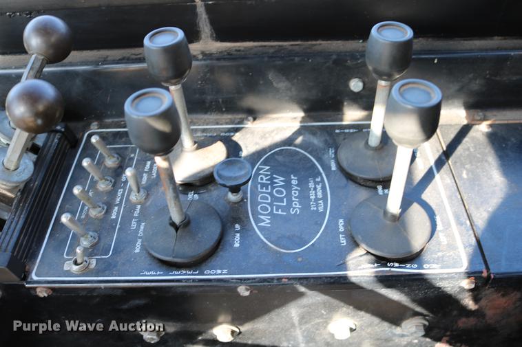 image for item DC3745 1995 Modern-flow MFI self-propelled applicator