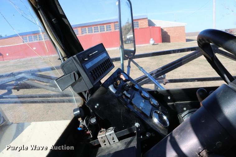 image for item DC3745 1995 Modern-flow MFI self-propelled applicator