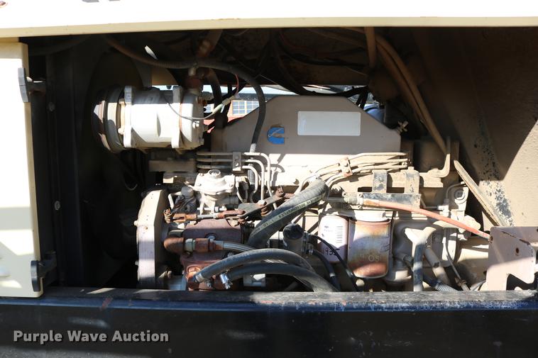 image for item DC3745 1995 Modern-flow MFI self-propelled applicator