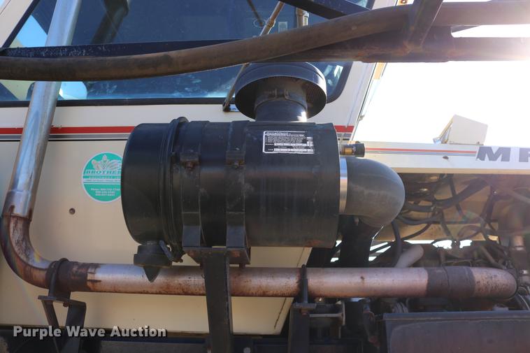 image for item DC3745 1995 Modern-flow MFI self-propelled applicator