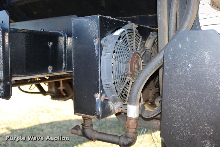 image for item DC3745 1995 Modern-flow MFI self-propelled applicator