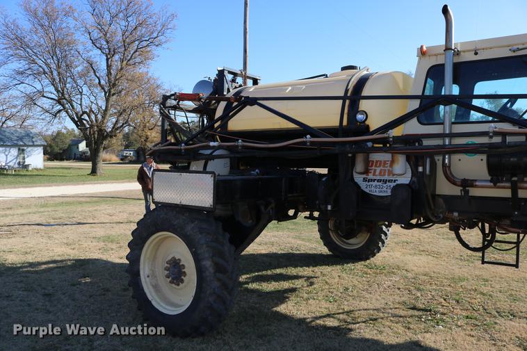 image for item DC3745 1995 Modern-flow MFI self-propelled applicator