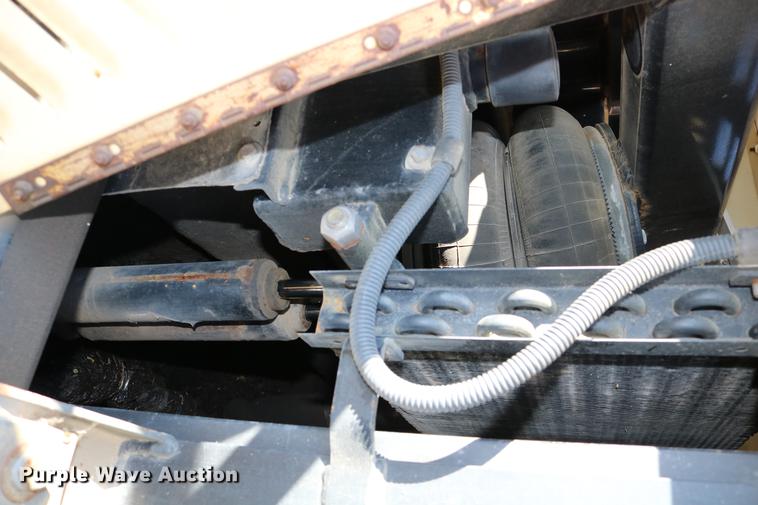 image for item DC3745 1995 Modern-flow MFI self-propelled applicator