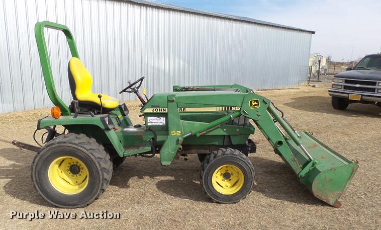 image for item DC3761 1989 John Deere 855 MFWD tractor