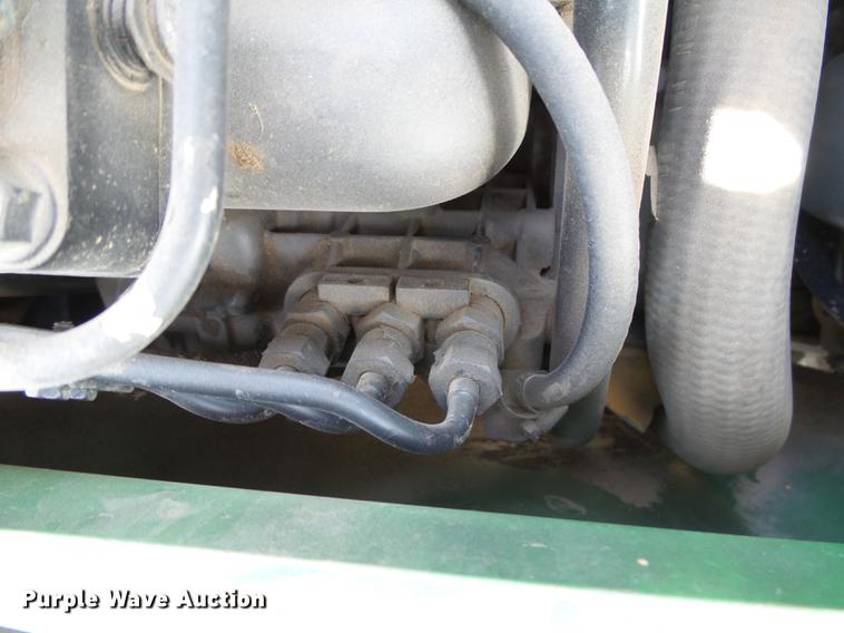 image for item DC3761 1989 John Deere 855 MFWD tractor