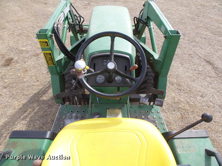 image for item DC3761 1989 John Deere 855 MFWD tractor