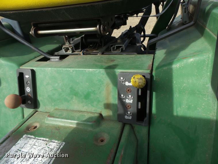 image for item DC3761 1989 John Deere 855 MFWD tractor