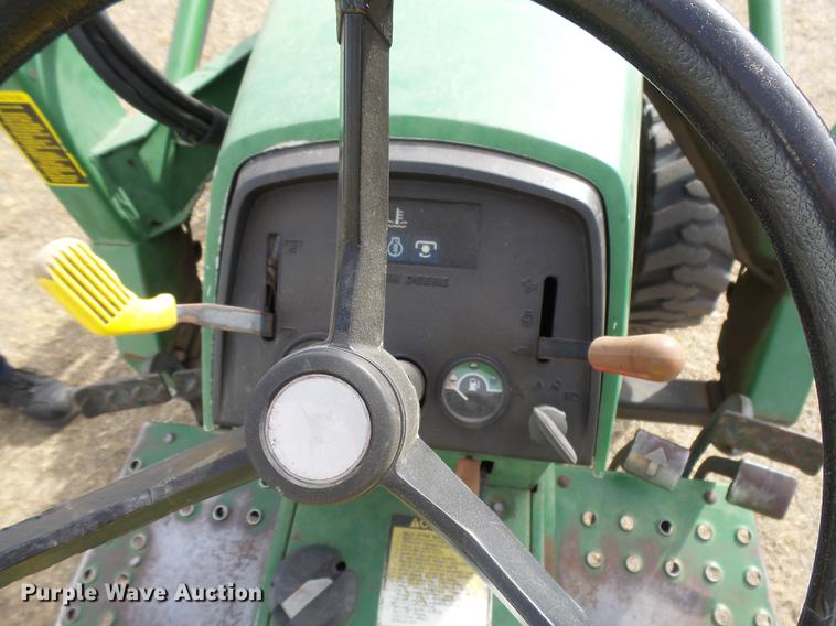 image for item DC3761 1989 John Deere 855 MFWD tractor