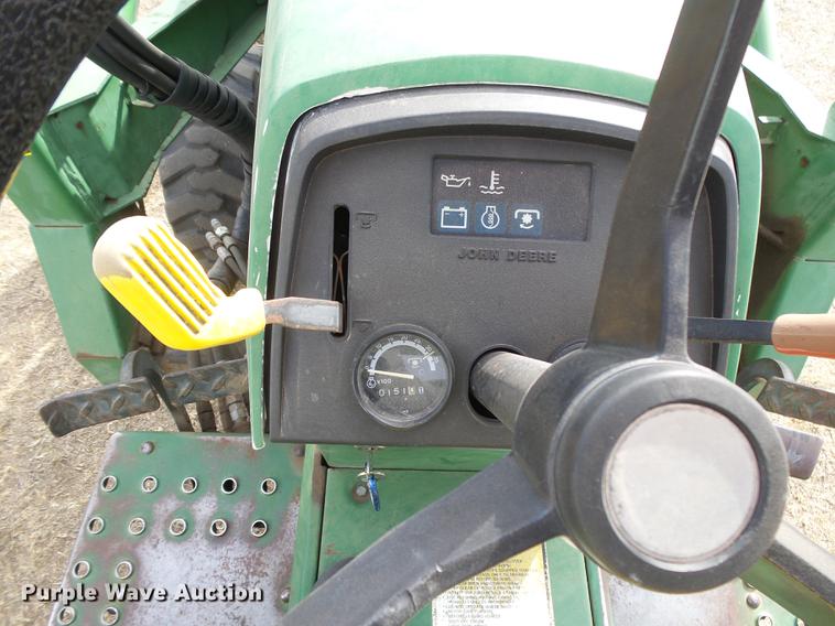 image for item DC3761 1989 John Deere 855 MFWD tractor