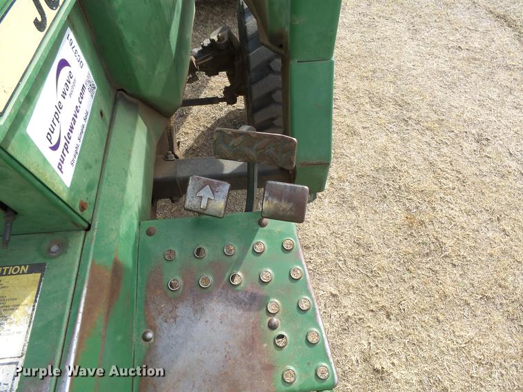 image for item DC3761 1989 John Deere 855 MFWD tractor