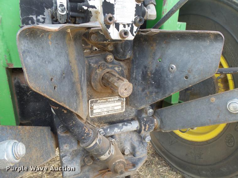 image for item DC3761 1989 John Deere 855 MFWD tractor