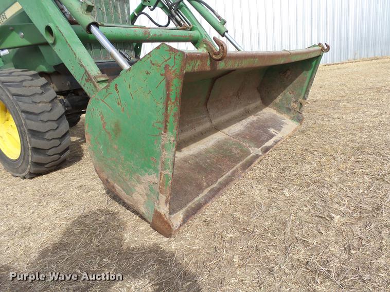image for item DC3761 1989 John Deere 855 MFWD tractor