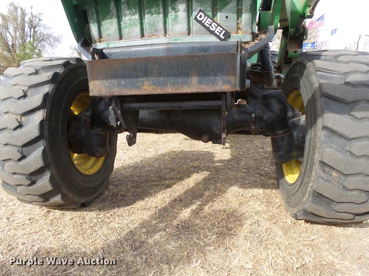 image for item DC3761 1989 John Deere 855 MFWD tractor