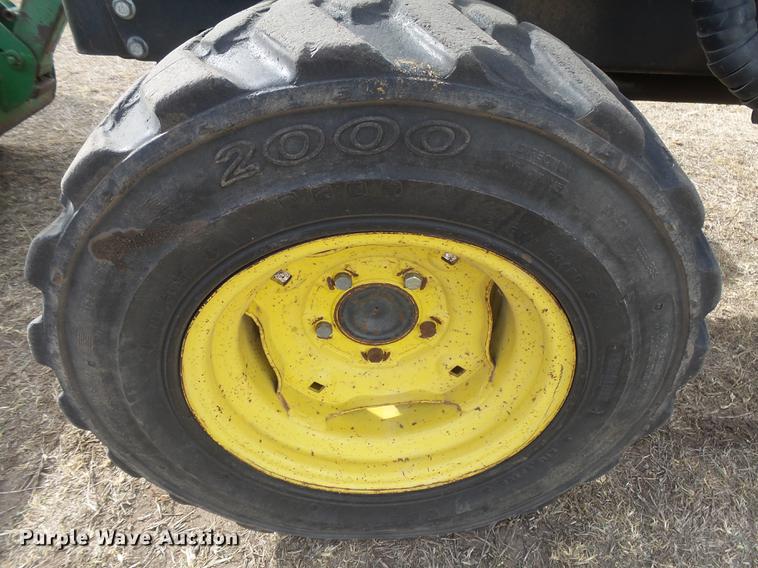 image for item DC3761 1989 John Deere 855 MFWD tractor