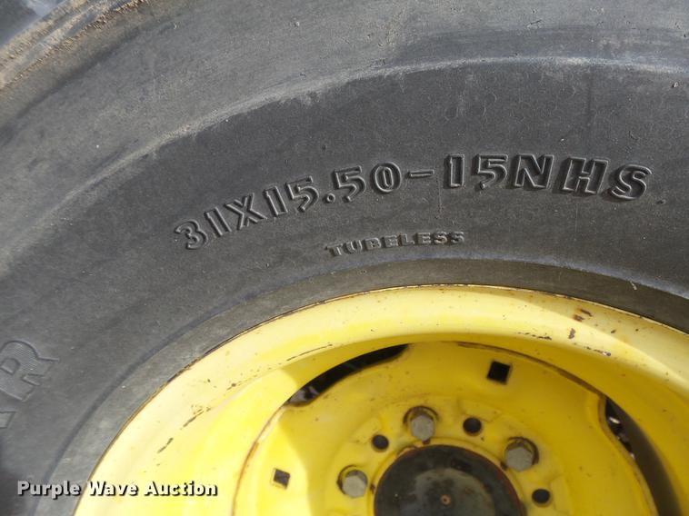 image for item DC3761 1989 John Deere 855 MFWD tractor