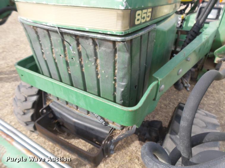 image for item DC3761 1989 John Deere 855 MFWD tractor